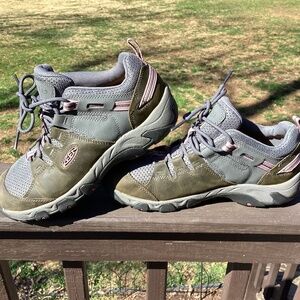 Keen women’s hikers